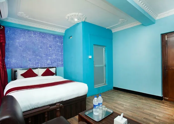 Oyo 372 Happy Hotel 3*